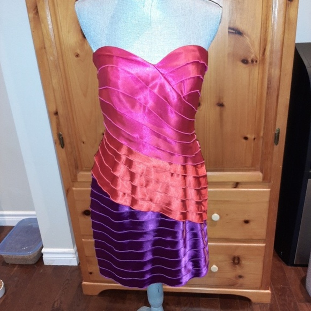 Gorgeous sleeveless satin dress